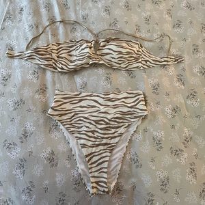 Brand new Aerie bandeau swimsuit 🦓